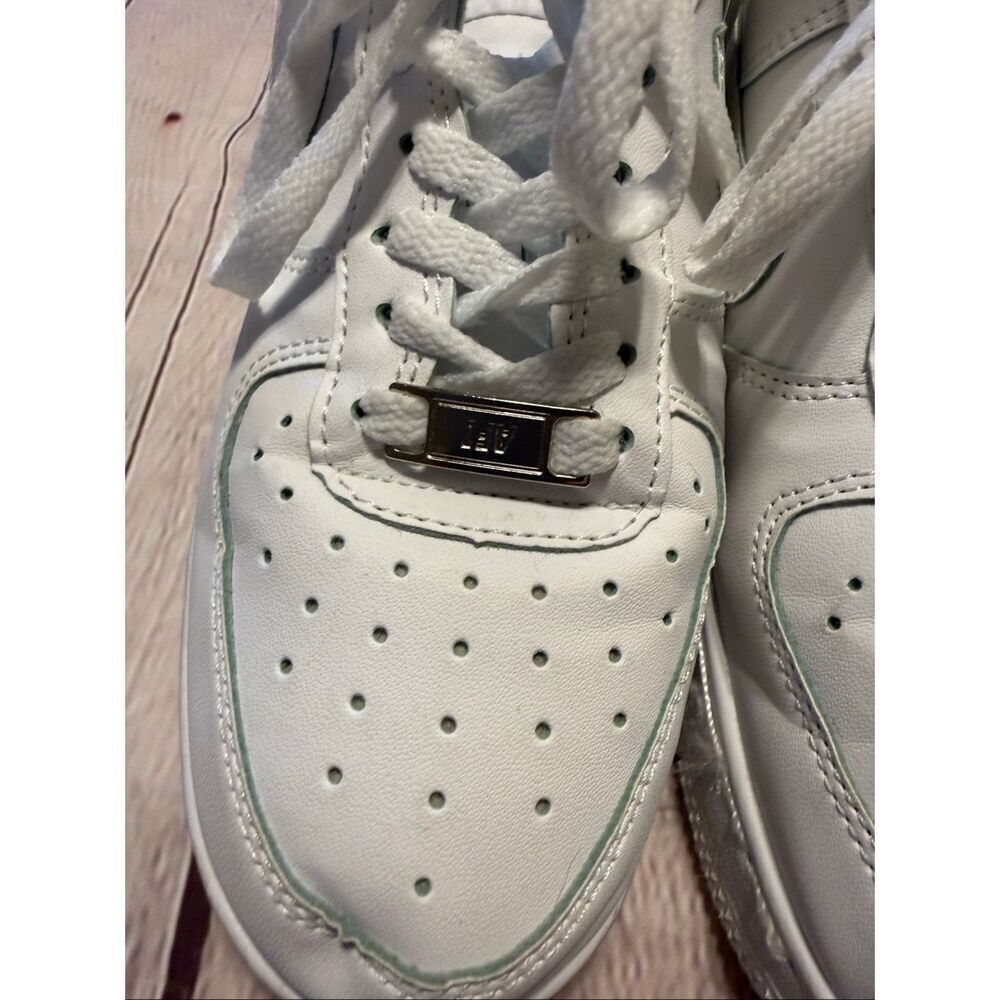 Nike Womens Size 7 Air Force 1's Sneakers Classic White Chunky Streetwear Casual - Picture 6 of 16
